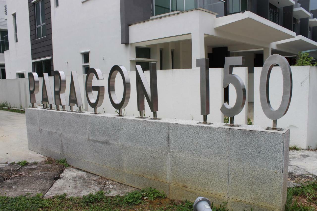 Paragon 150 Hotel Seri Kembangan Exterior foto